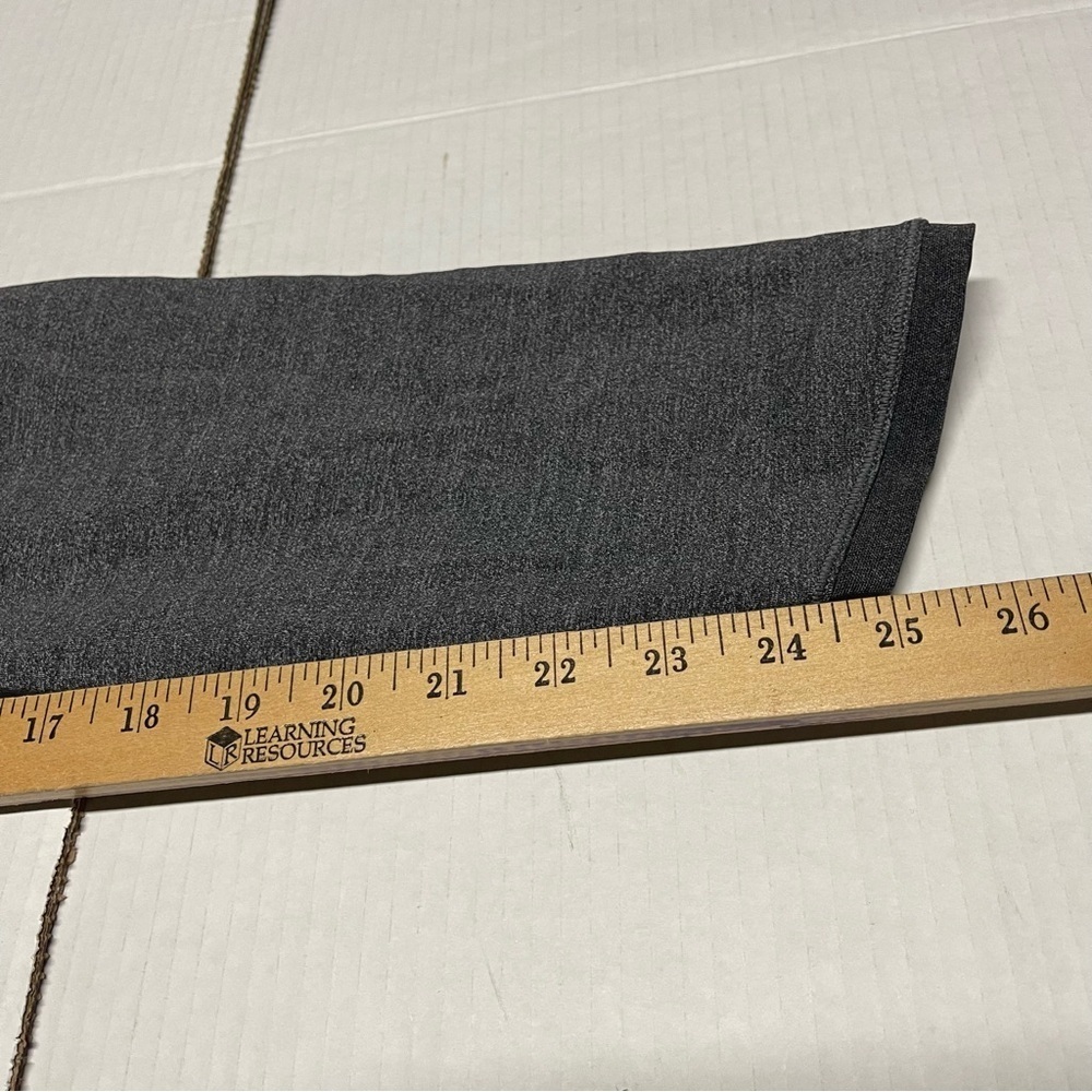 Lululemon Hit It Crop Luxtreme Size 8 Leggings Mesh Side Heathered Black - Picture 11 of 11